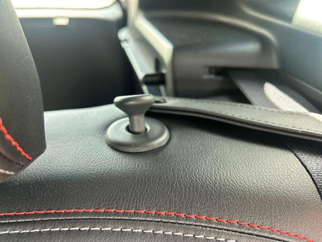 Photo of 2025 Brown Nissan Kicks