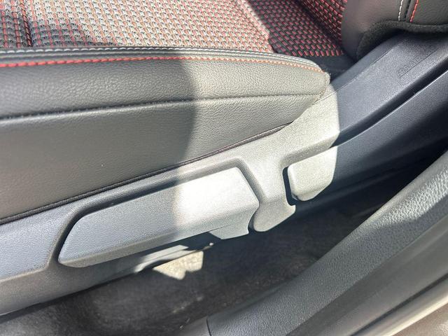 Photo of 2025 Brown Nissan Kicks
