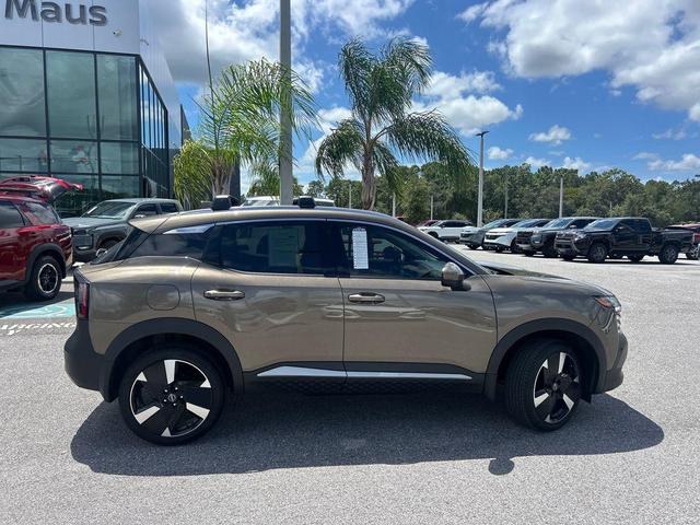 Photo of 2025 Brown Nissan Kicks