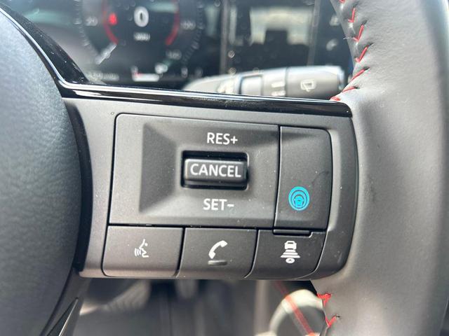 Photo of 2025 Brown Nissan Kicks