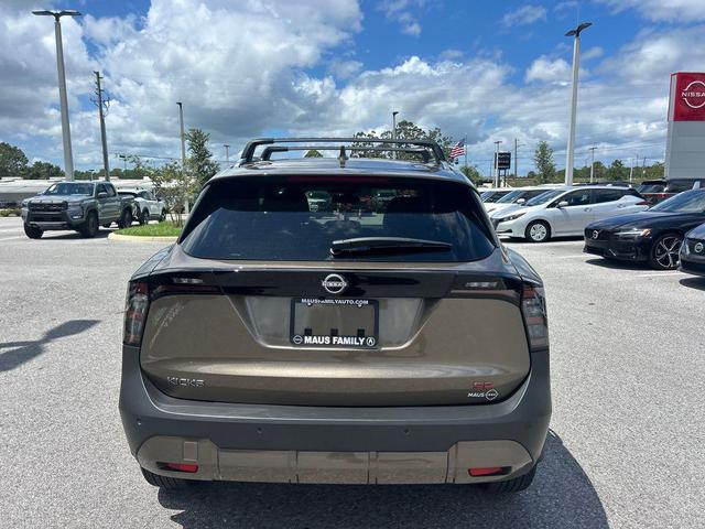 Photo of 2025 Brown Nissan Kicks