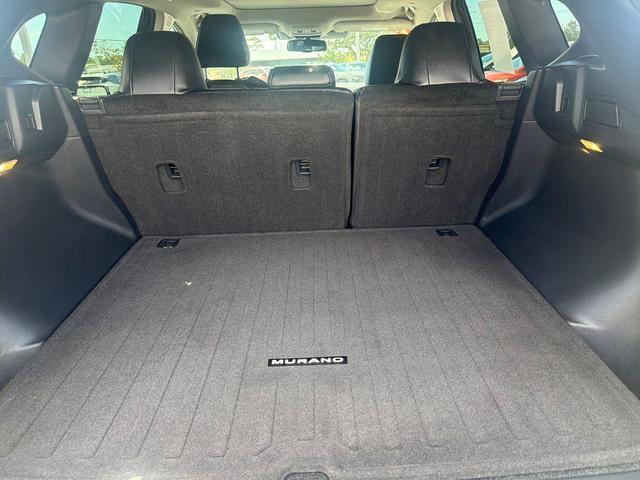 Photo of 2025 White Nissan Murano