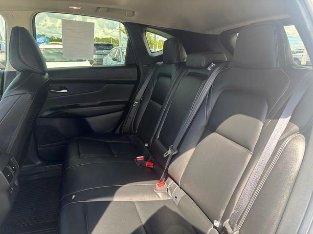 Photo of 2025 White Nissan Murano