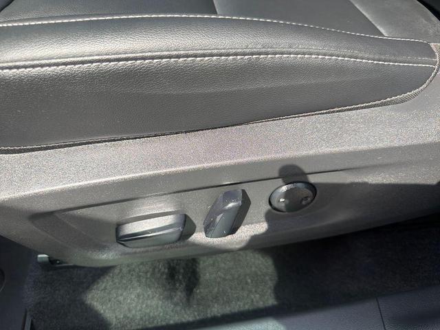 Photo of 2025 White Nissan Murano