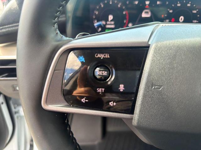 Photo of 2025 White Nissan Murano