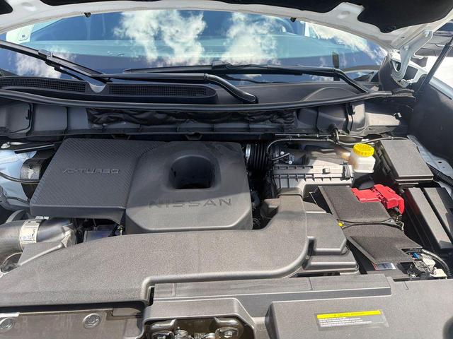 Photo of 2025 White Nissan Murano
