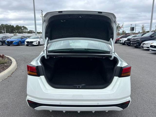 Photo of 2025 White Nissan Altima