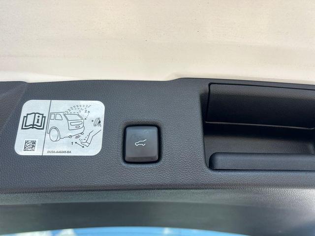 Photo of 2020 White Ford Escape
