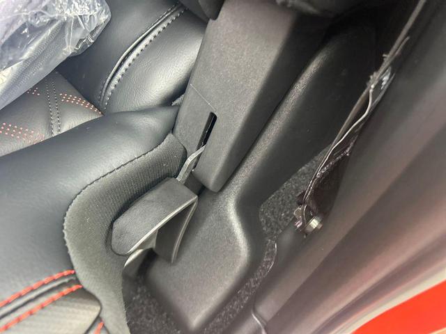 Photo of 2025 Orange Nissan Frontier