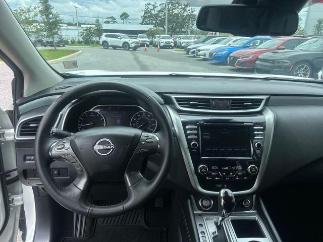 Photo of 2023 White Nissan Murano