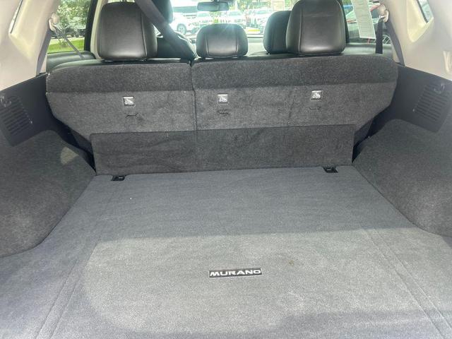 Photo of 2023 White Nissan Murano