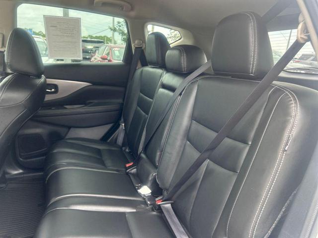 Photo of 2023 White Nissan Murano