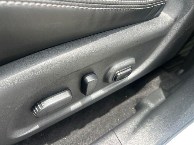 Photo of 2023 White Nissan Murano
