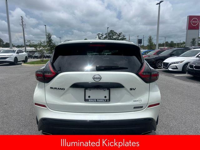 Photo of 2023 White Nissan Murano