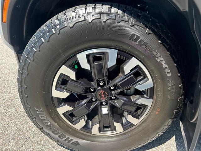 Photo of 2024 Gray Nissan Frontier