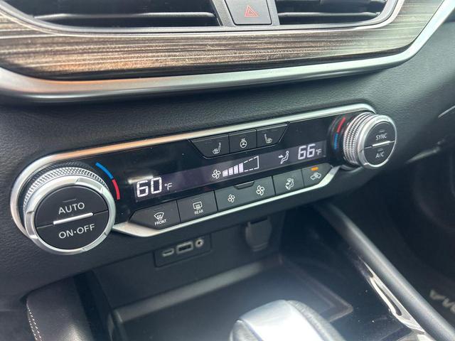 Photo of 2020 Red Nissan Altima