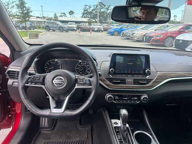 Photo of 2020 Red Nissan Altima