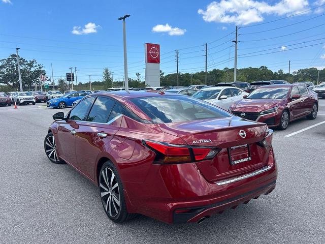 Photo of 2020 Red Nissan Altima
