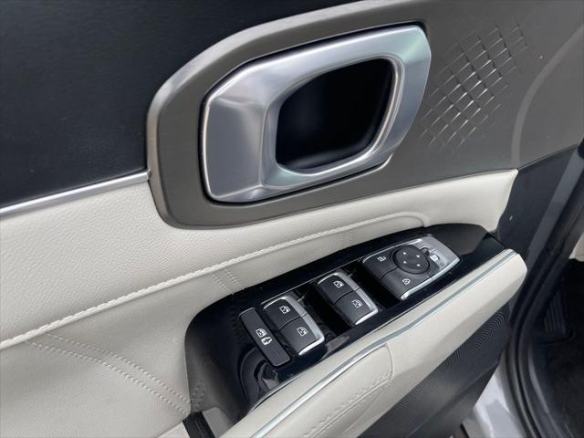 Photo of 2022 Gray Kia Sorento