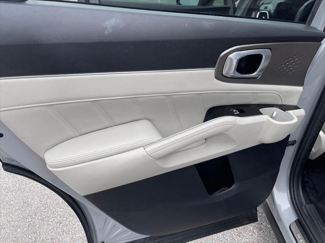 Photo of 2022 Gray Kia Sorento