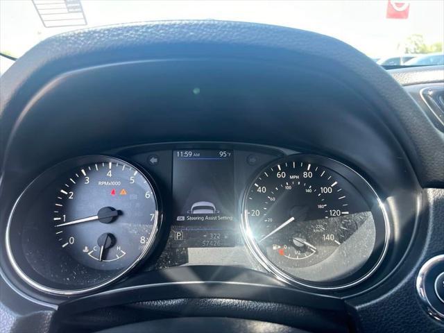 Photo of 2020 Silver Nissan Rogue