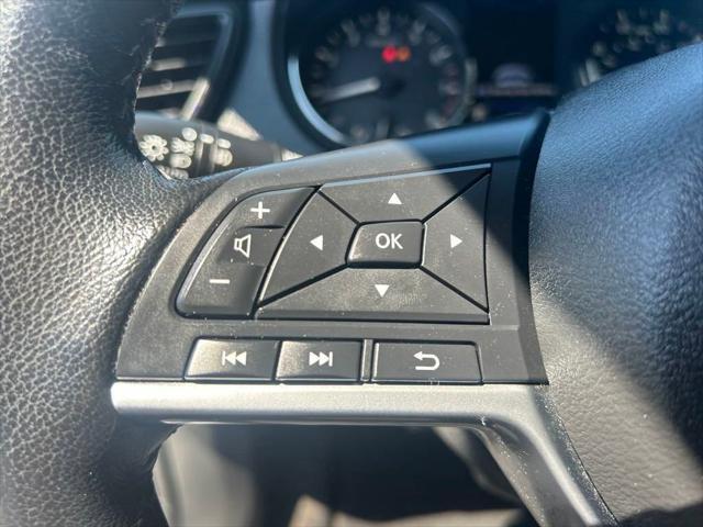 Photo of 2020 Silver Nissan Rogue