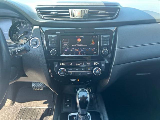 Photo of 2020 Silver Nissan Rogue