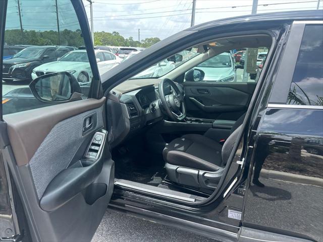 Photo of 2023 Black Nissan Rogue