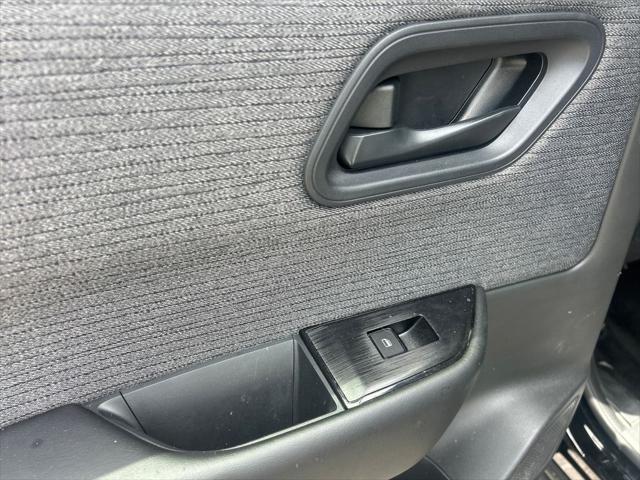 Photo of 2023 Black Nissan Rogue