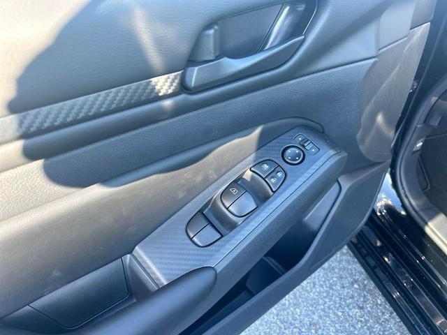 Photo of 2025 Black Nissan Altima