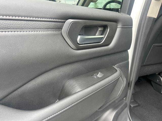Photo of 2025 White Nissan Armada