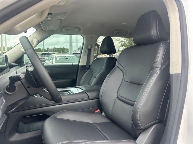 Photo of 2025 White Nissan Armada