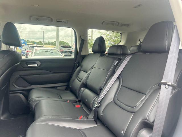 Photo of 2025 White Nissan Armada