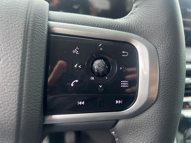 Photo of 2025 White Nissan Armada