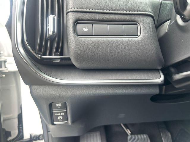 Photo of 2025 White Nissan Armada