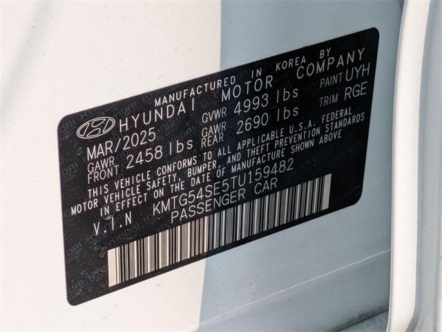 Photo of 2026 Uyuni White Genesis G70
