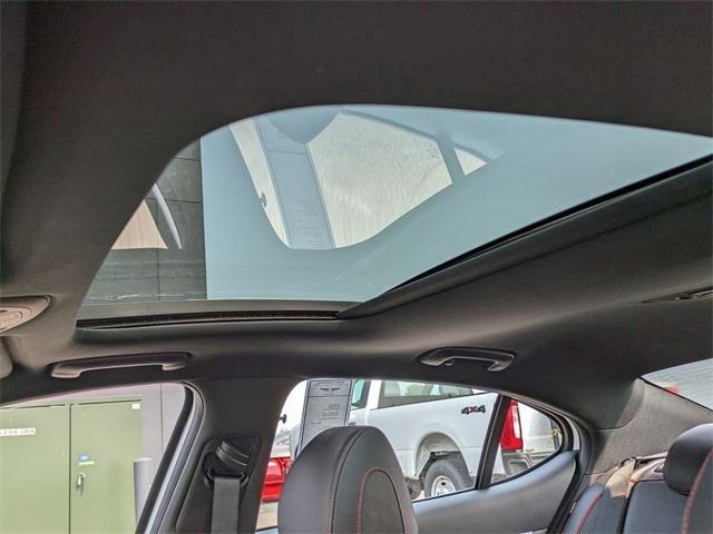 Photo of 2026 Uyuni White Genesis G70
