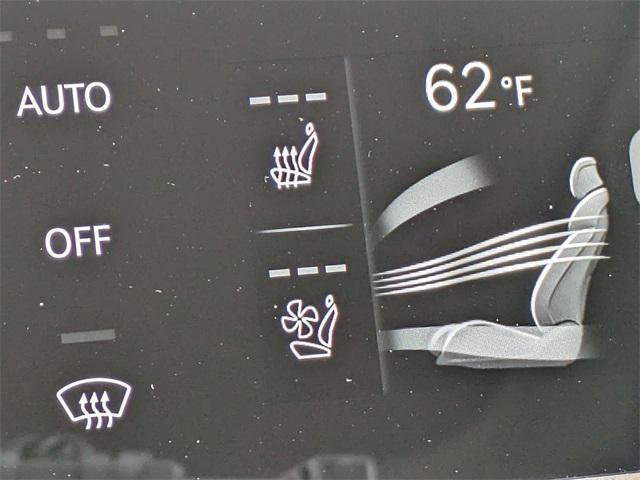 Photo of 2025 Alta White Genesis GV80