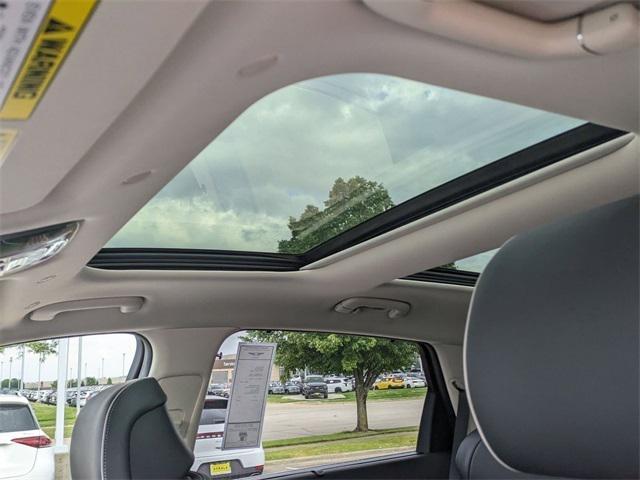 Photo of 2025 Alta White Genesis GV80