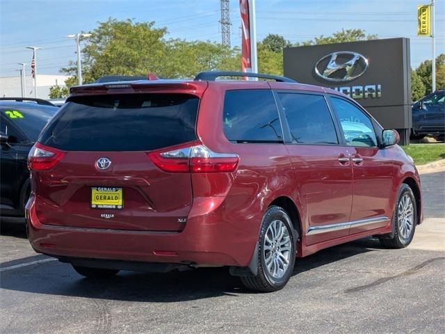 Photo of 2020 Salsa Red Pearl Toyota Sienna
