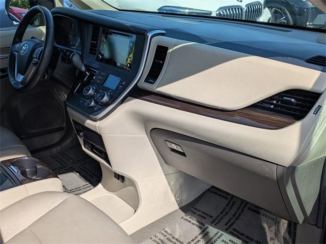Photo of 2020 Salsa Red Pearl Toyota Sienna