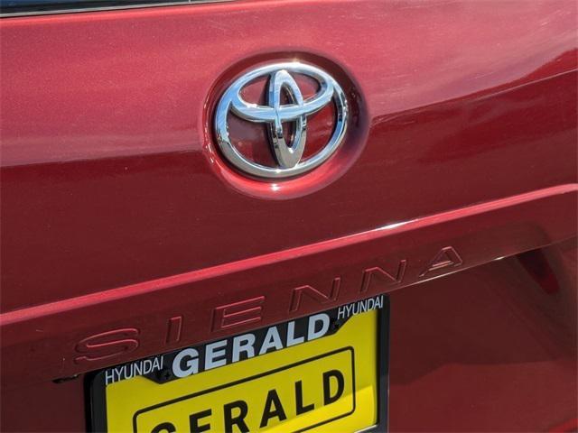 Photo of 2020 Salsa Red Pearl Toyota Sienna