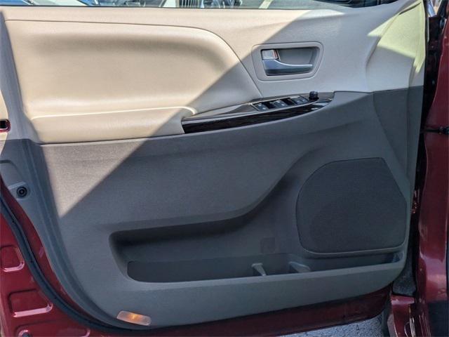 Photo of 2020 Salsa Red Pearl Toyota Sienna