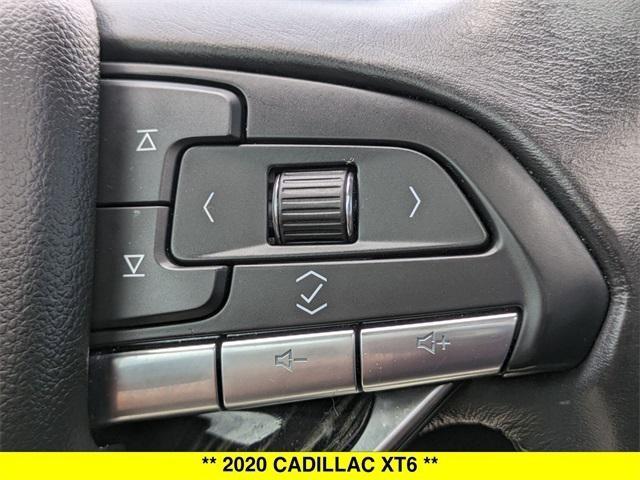 Photo of 2020 Crystal White Tricoat Cadillac XT6