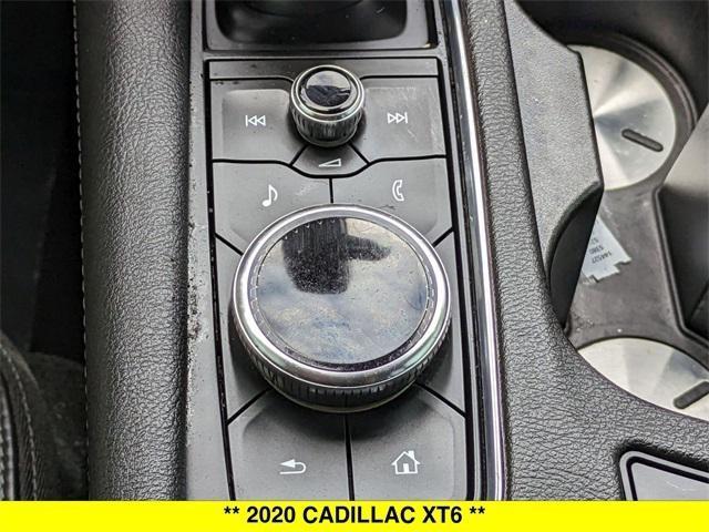 Photo of 2020 Crystal White Tricoat Cadillac XT6