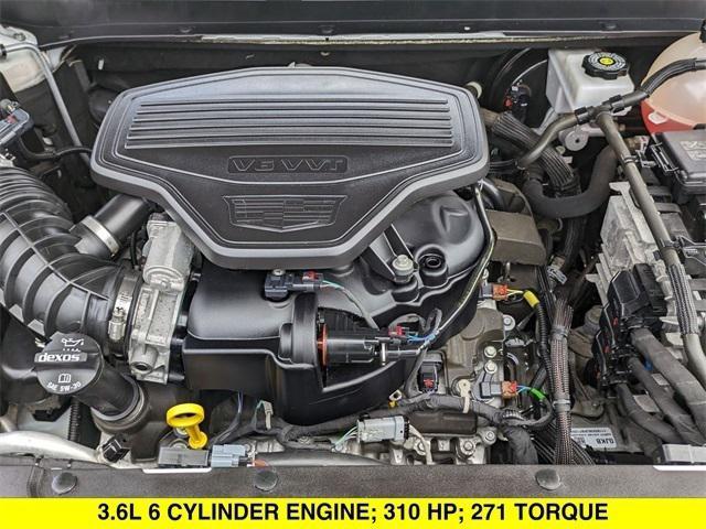 Photo of 2020 Crystal White Tricoat Cadillac XT6