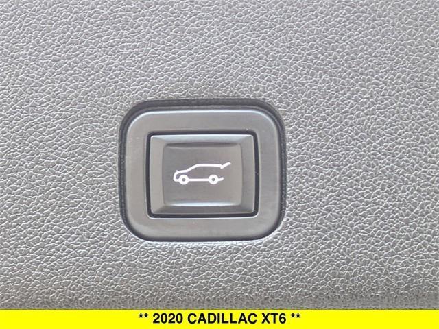 Photo of 2020 Crystal White Tricoat Cadillac XT6