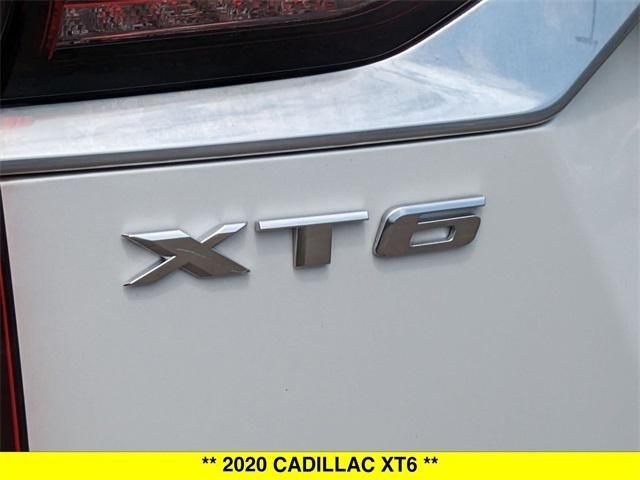 Photo of 2020 Crystal White Tricoat Cadillac XT6