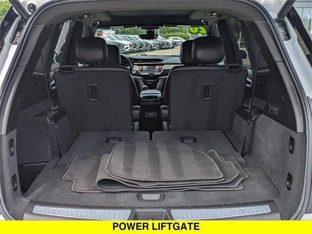 Photo of 2020 Crystal White Tricoat Cadillac XT6