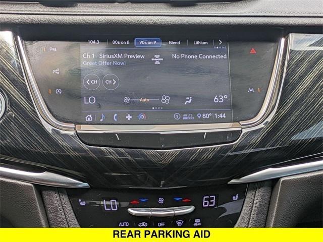 Photo of 2020 Crystal White Tricoat Cadillac XT6